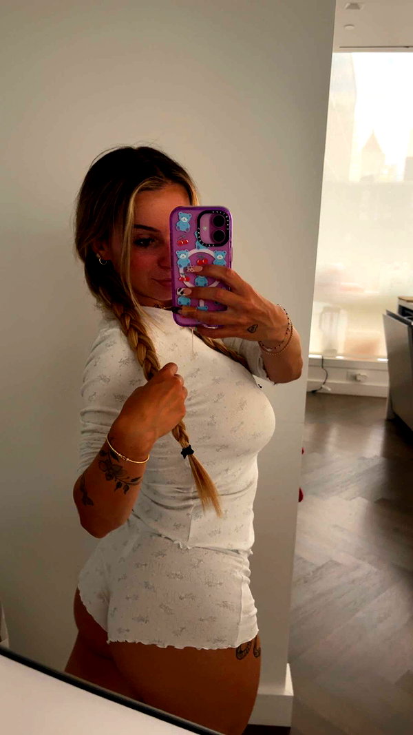 kaitlyn_krems snapchat image archive image