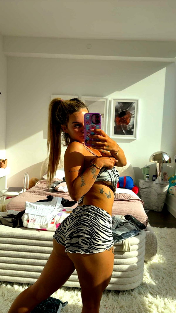 kaitlyn_krems snapchat image archive image