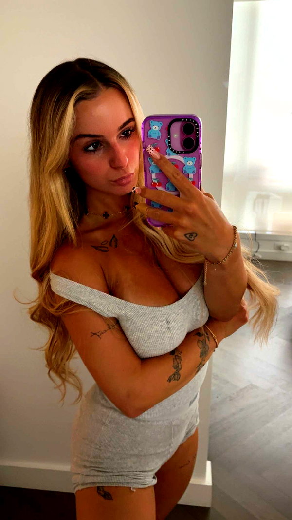 kaitlyn_krems snapchat image archive image