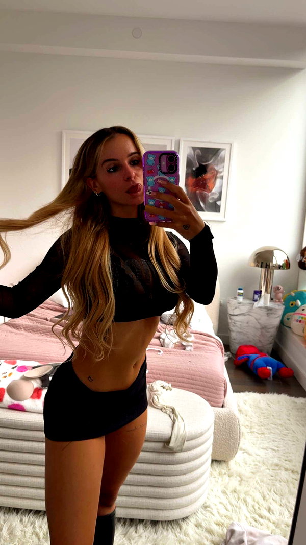 kaitlyn_krems snapchat image archive image