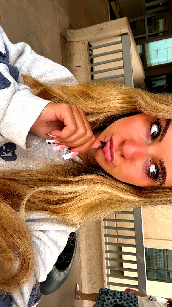 kaitlyn_krems snapchat image archive image