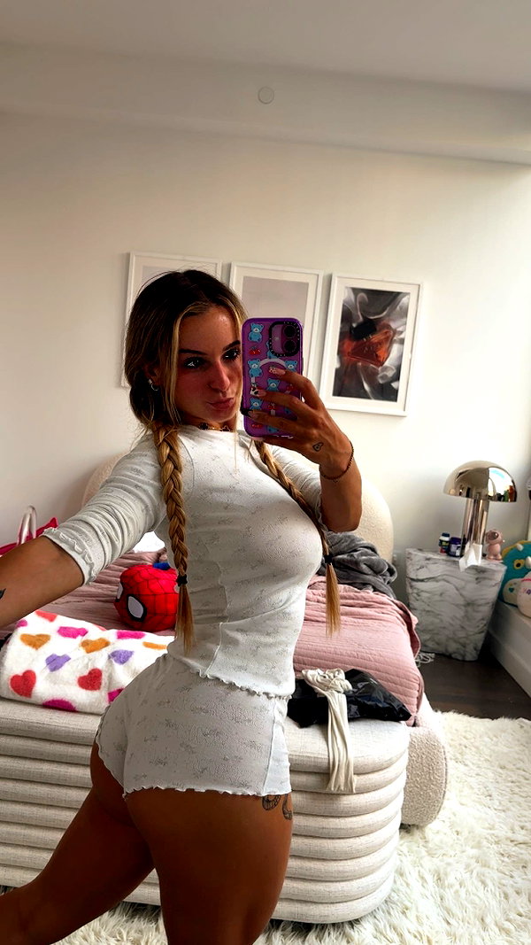 kaitlyn_krems snapchat image archive image
