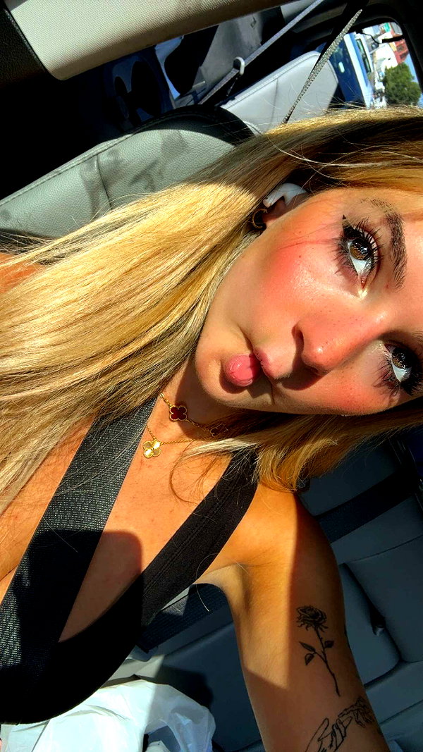 kaitlyn_krems snapchat image archive image