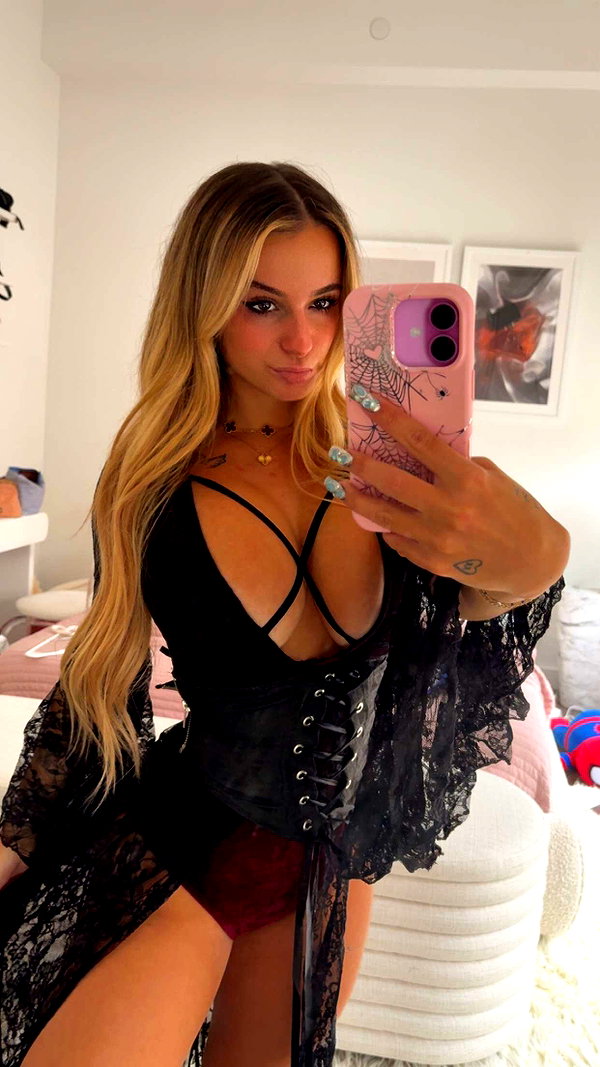 kaitlyn_krems snapchat image archive image