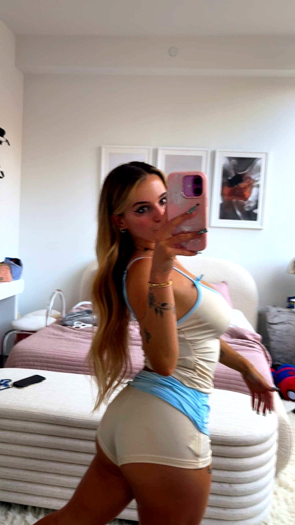 kaitlyn_krems snapchat image archive image