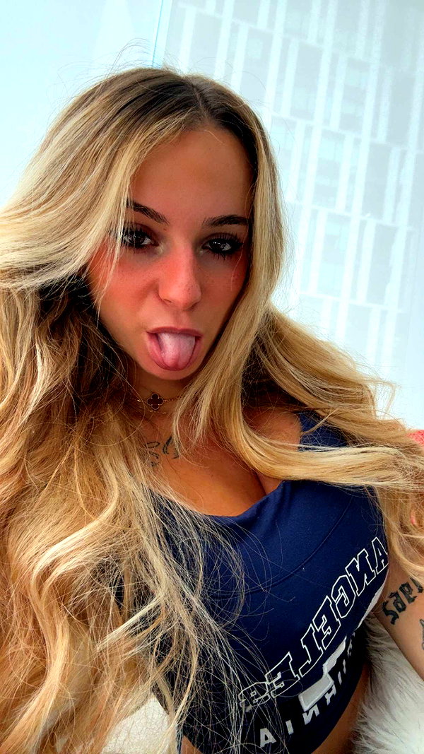 kaitlyn_krems snapchat image archive image