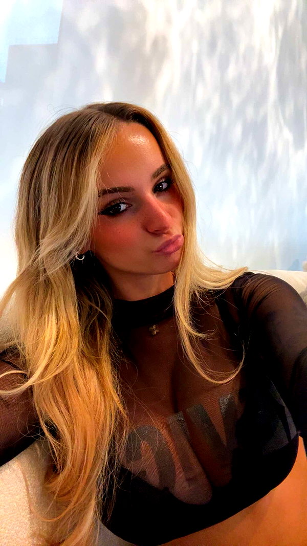 kaitlyn_krems snapchat image archive image