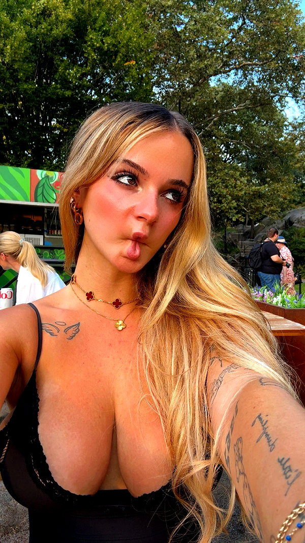 kaitlyn_krems snapchat image archive image