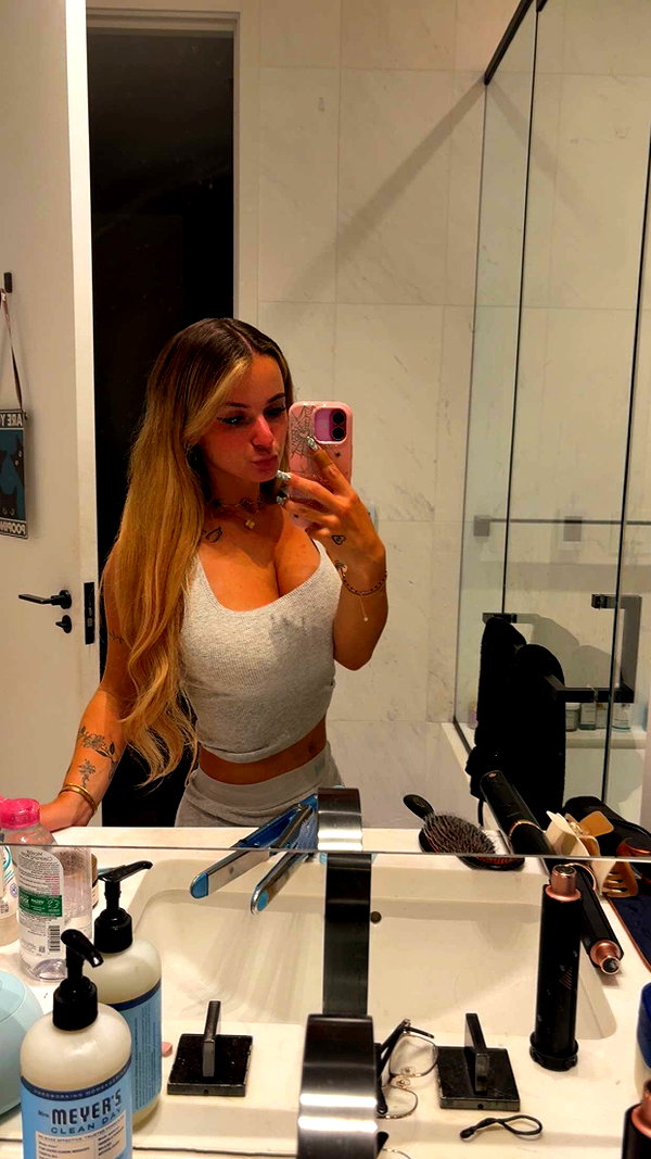 kaitlyn_krems snapchat image archive image