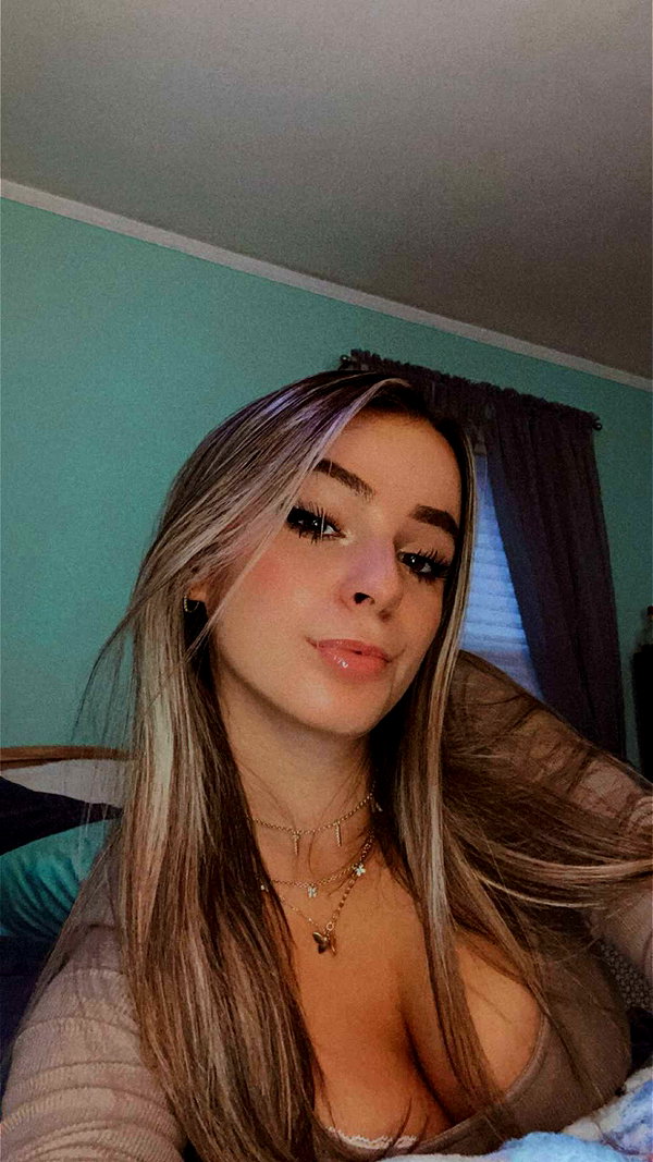 kaitlyn_krems snapchat image archive image