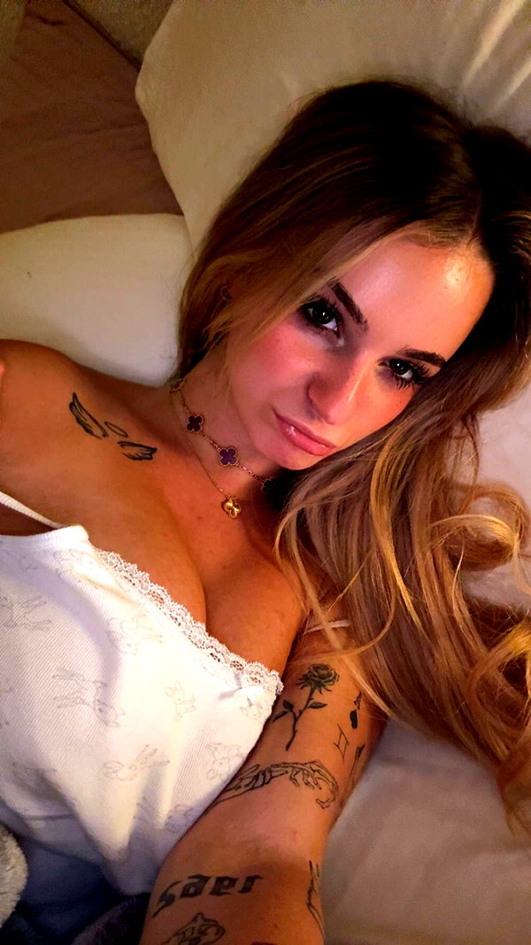 kaitlyn_krems snapchat image archive image