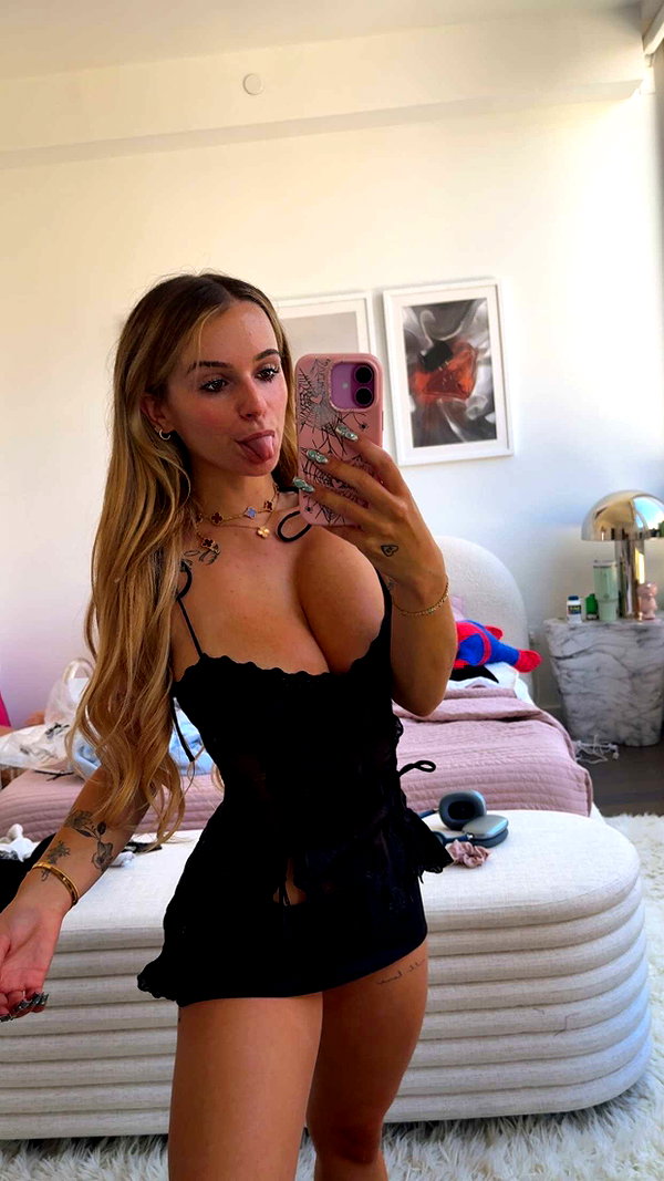 kaitlyn_krems snapchat image archive image