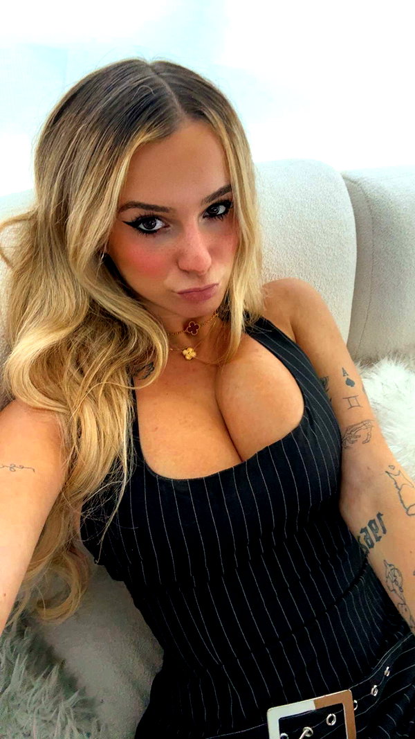 kaitlyn_krems snapchat image archive image