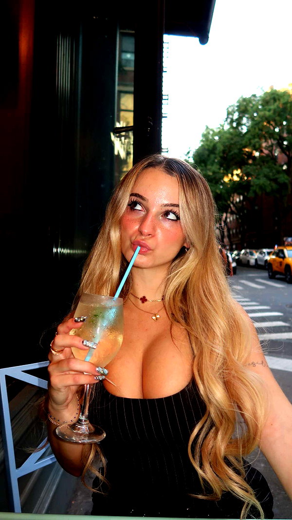 kaitlyn_krems snapchat image archive image