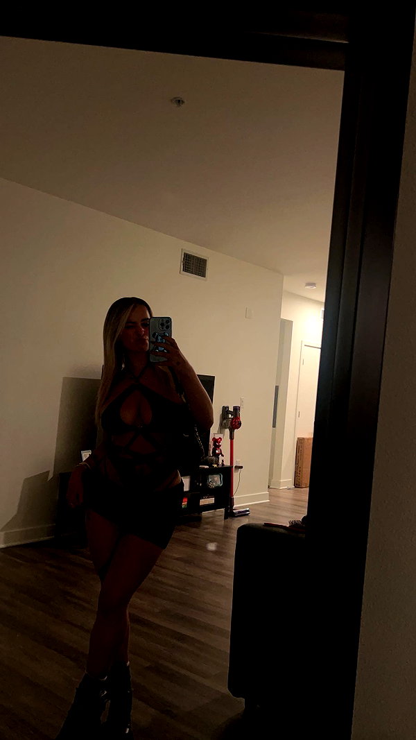 kaitlyn_krems snapchat image archive image
