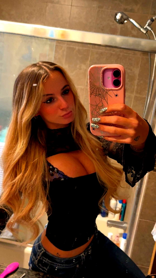 kaitlyn_krems snapchat image archive image
