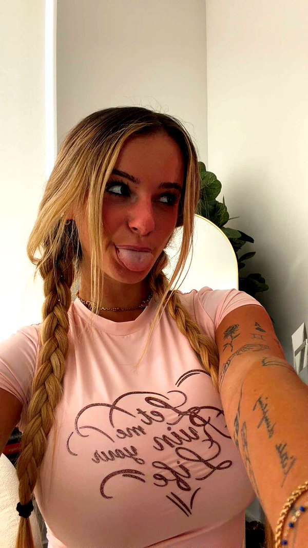 kaitlyn_krems snapchat image archive image