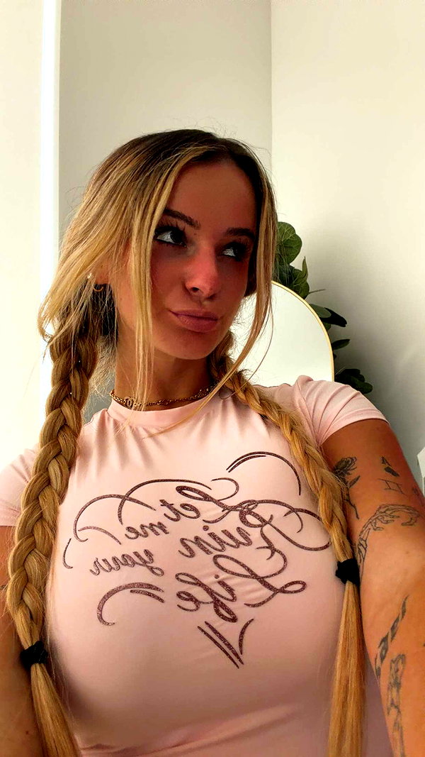 kaitlyn_krems snapchat image archive image