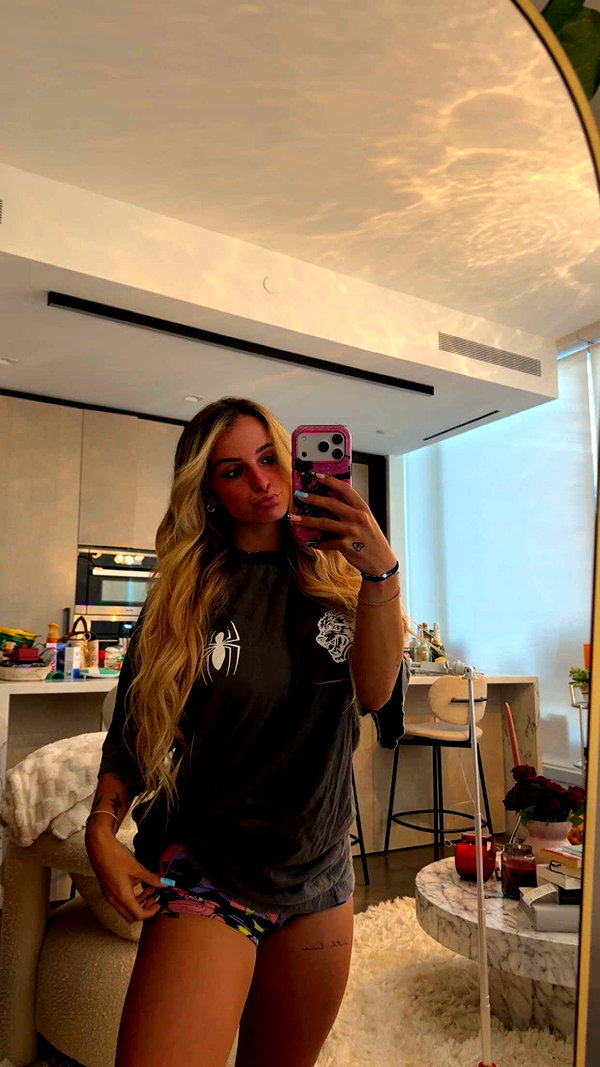 kaitlyn_krems snapchat image archive image