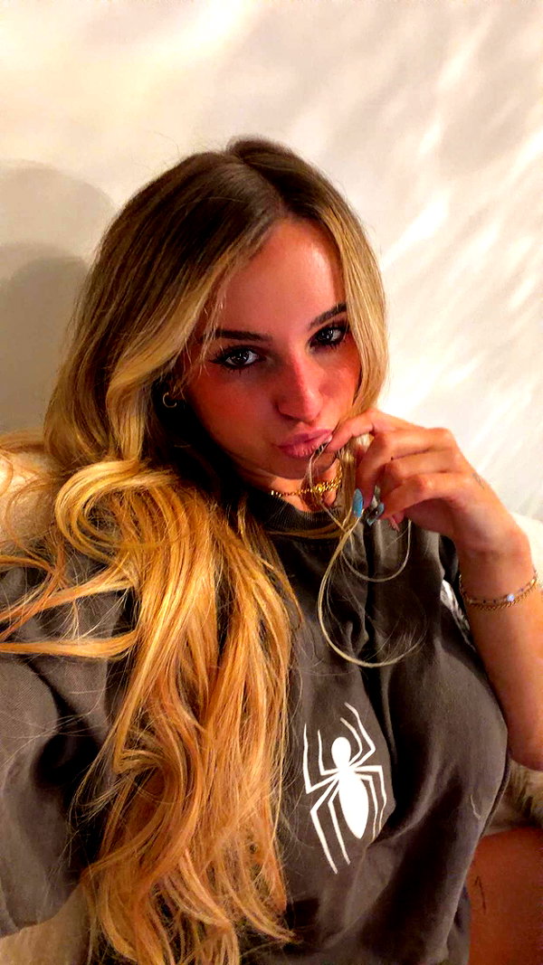 kaitlyn_krems snapchat image archive image
