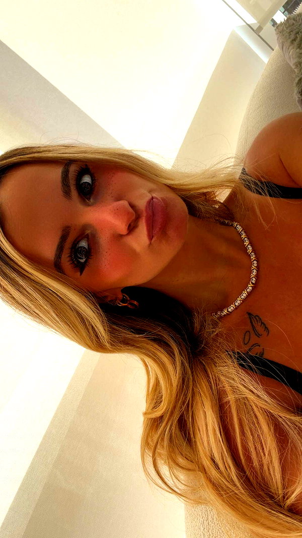 kaitlyn_krems snapchat image archive image