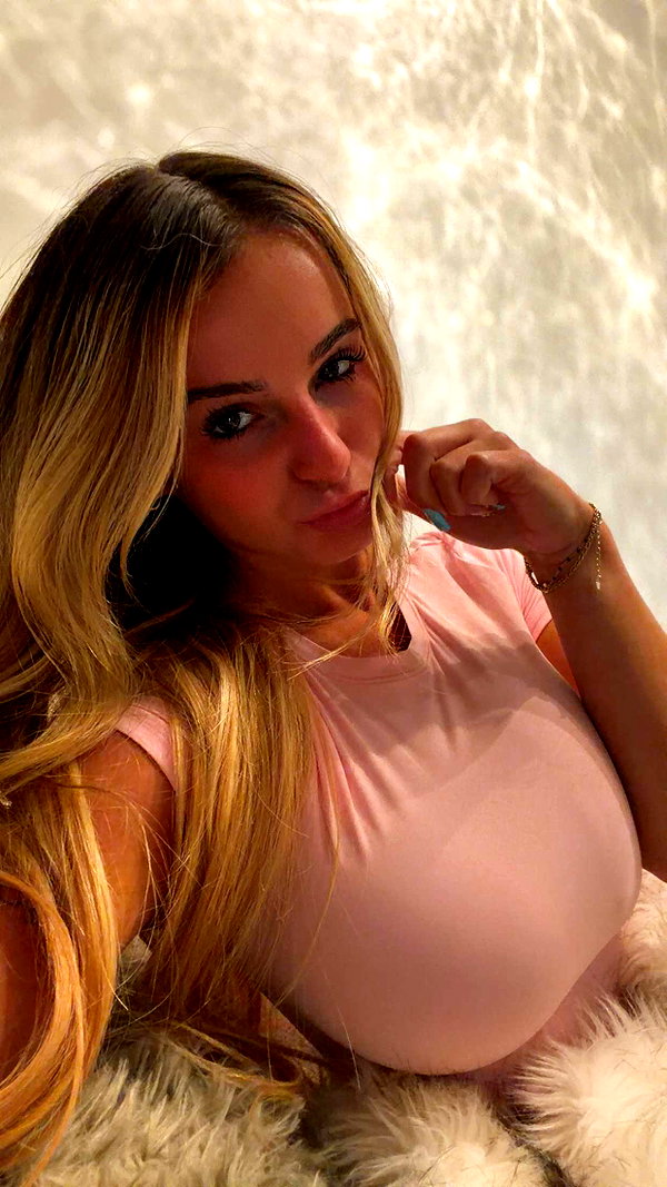kaitlyn_krems snapchat image archive image