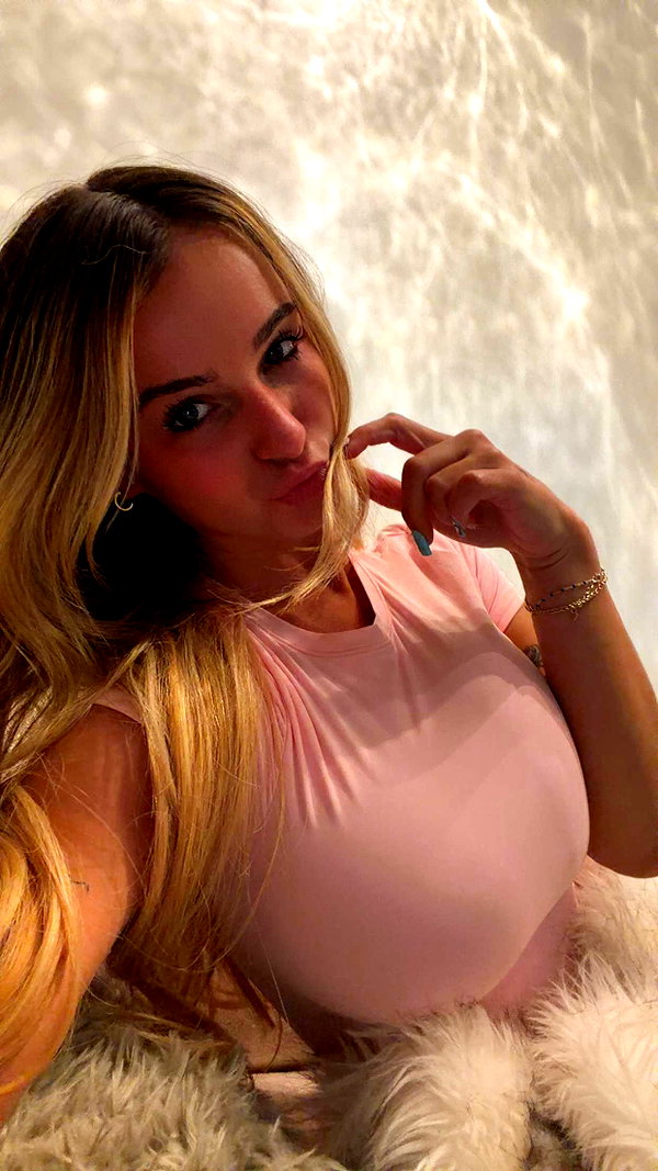 kaitlyn_krems snapchat image archive image