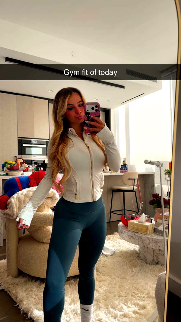 kaitlyn_krems snapchat image archive image