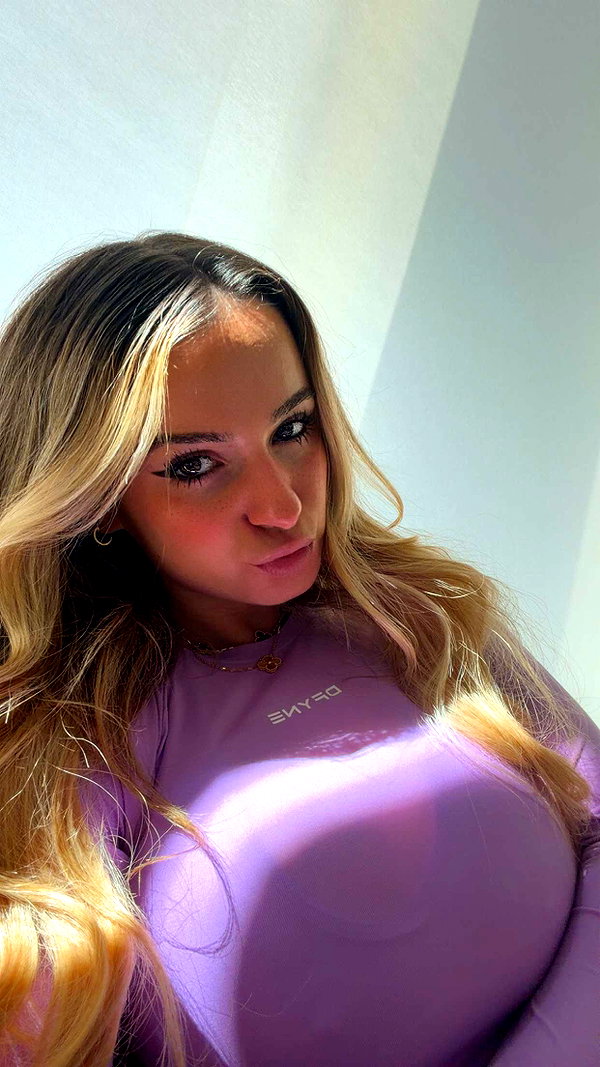 kaitlyn_krems snapchat image archive image