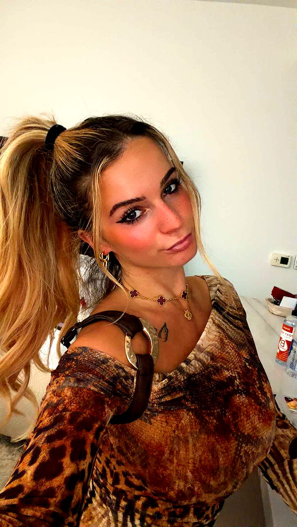 kaitlyn_krems image ~ Altpins