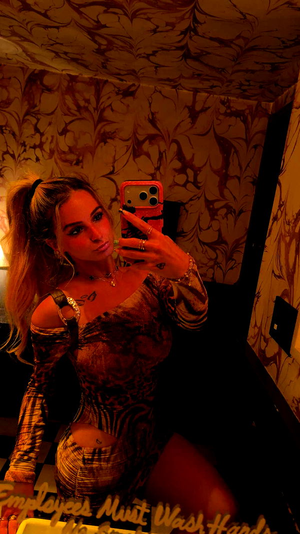 kaitlyn_krems image ~ Altpins