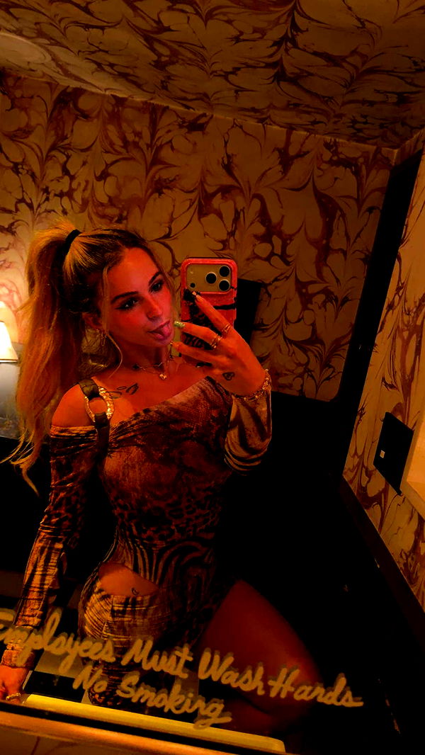 kaitlyn_krems image ~ Altpins