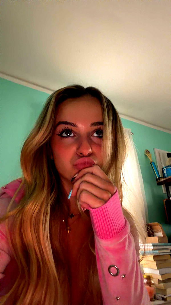 kaitlyn_krems image ~ Altpins