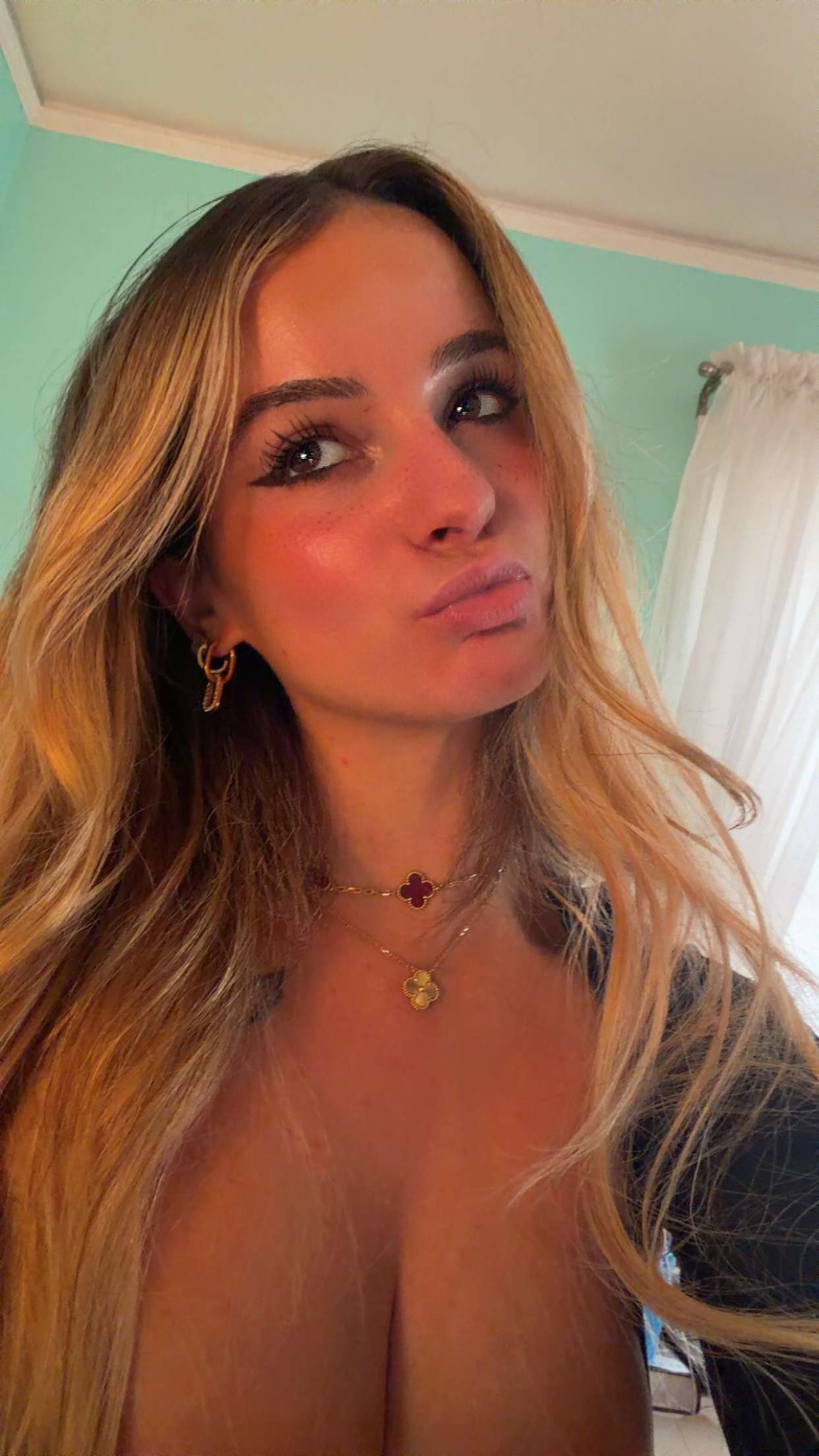 kaitlyn_krems snapchat image archive image