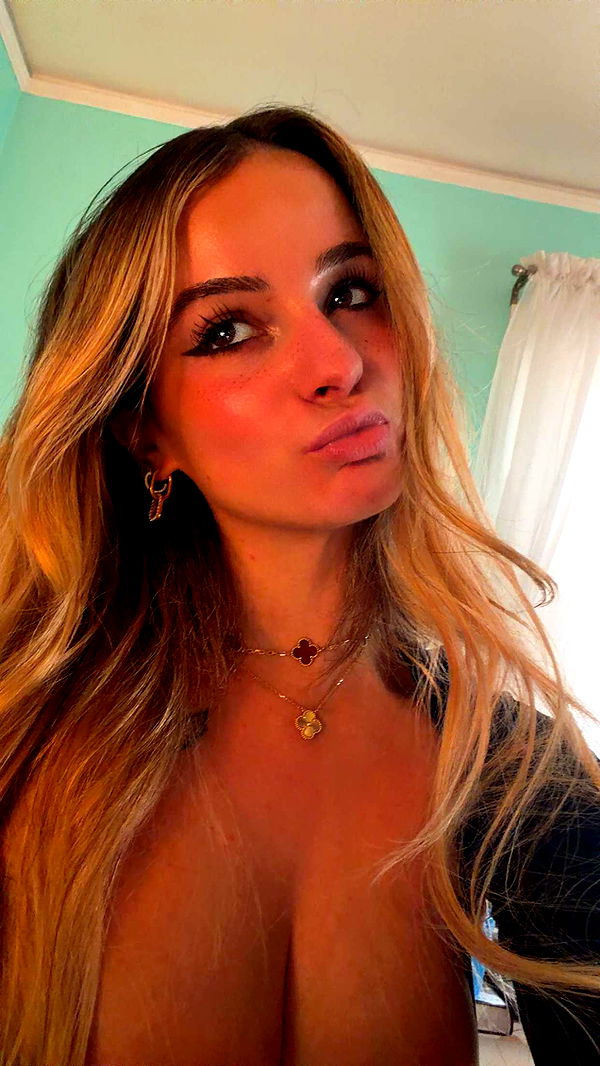 kaitlyn_krems image ~ Altpins