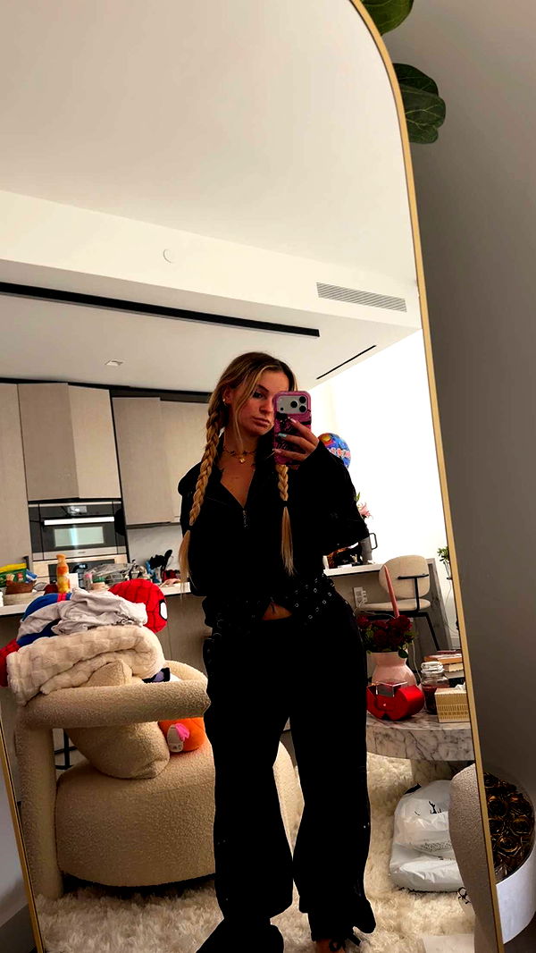 kaitlyn_krems image ~ Altpins