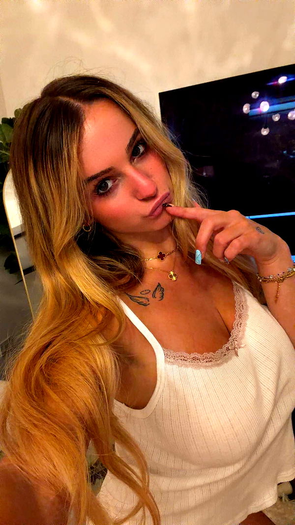 kaitlyn_krems image ~ Altpins