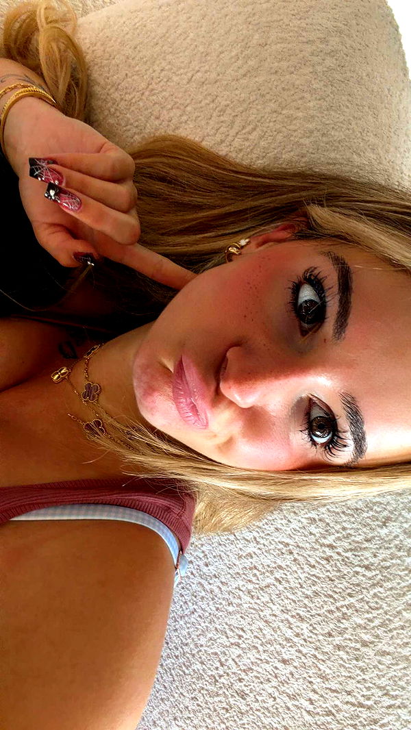 kaitlyn_krems image ~ Altpins