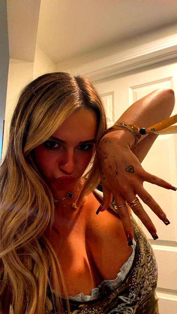 kaitlyn_krems image ~ Altpins