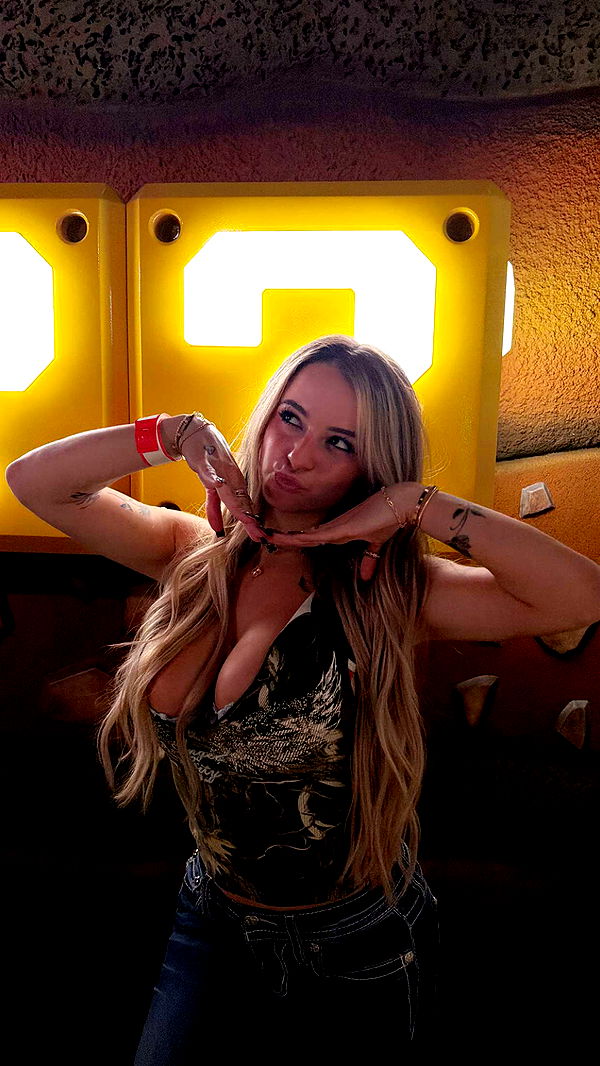 kaitlyn_krems image ~ Altpins