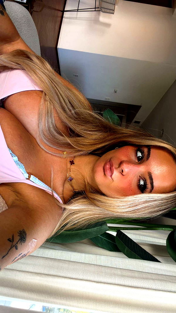 kaitlyn_krems image ~ Altpins