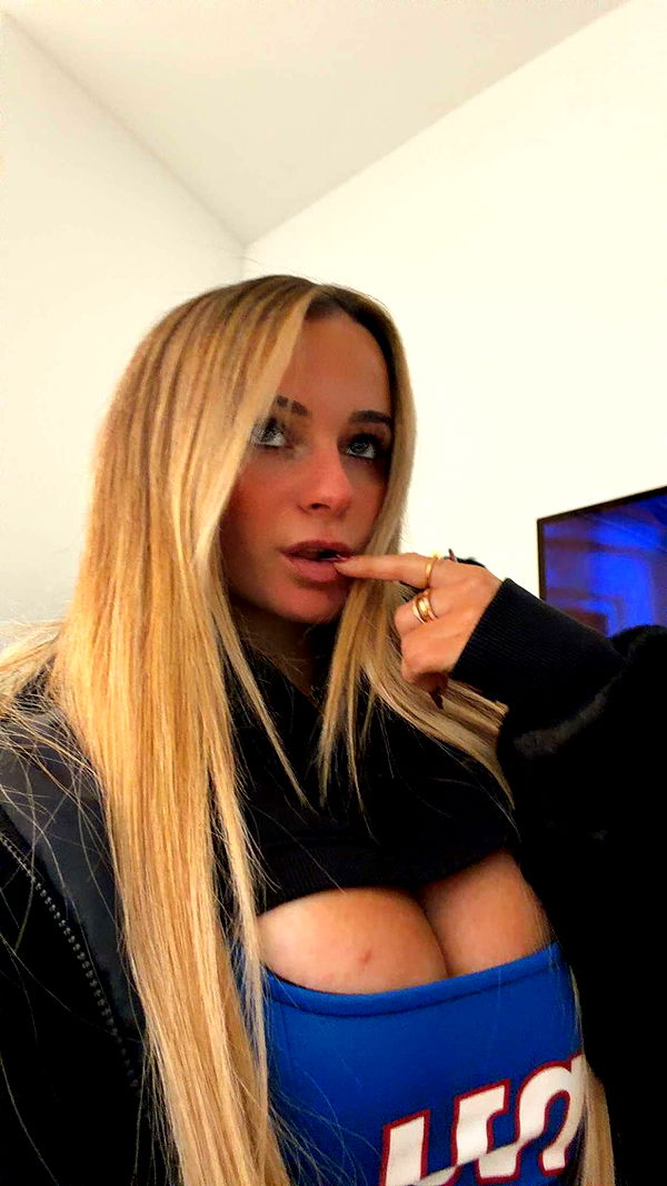 kaitlyn_krems image ~ Altpins