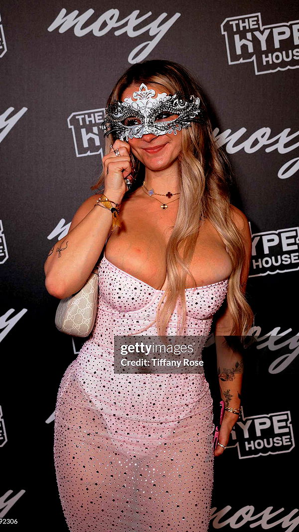 kaitlyn_krems image ~ Altpins