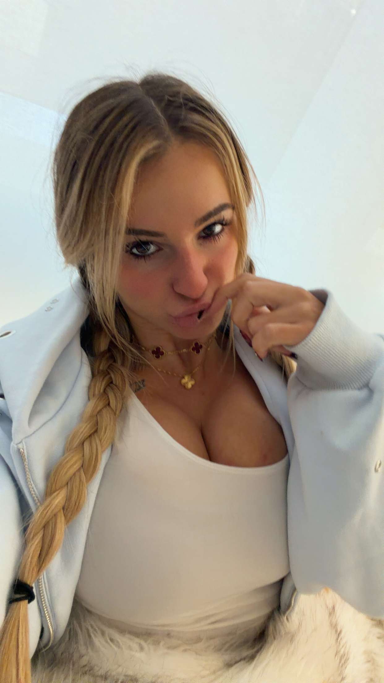 kaitlyn_krems snapchat image archive image