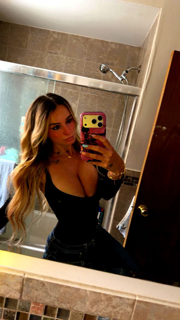 kaitlyn_krems image ~ Altpins