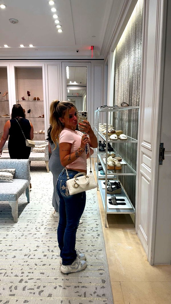 kaitlyn_krems image ~ Altpins