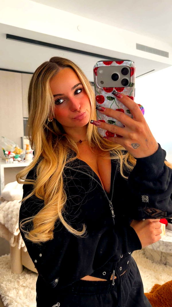 kaitlyn_krems image ~ Altpins