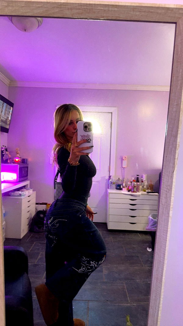 kaitlyn_krems image ~ Altpins