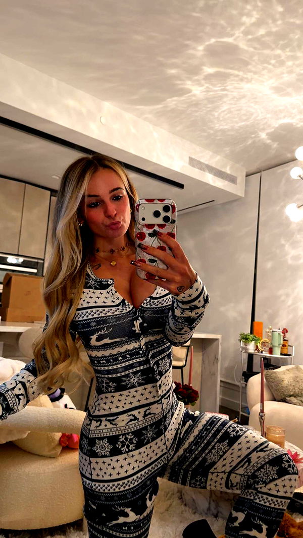 kaitlyn_krems image ~ Altpins