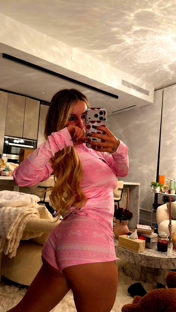 kaitlyn_krems image ~ Altpins